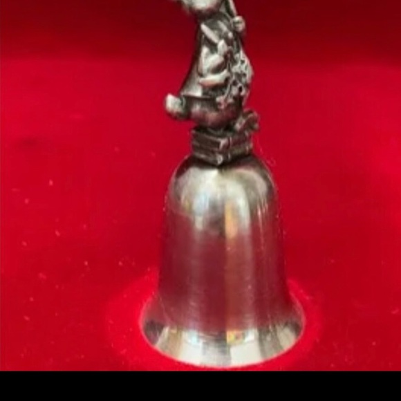 - Peter Rabbit Silver Plated Bell Beatrix Potter Collection - Picture 7 of 7